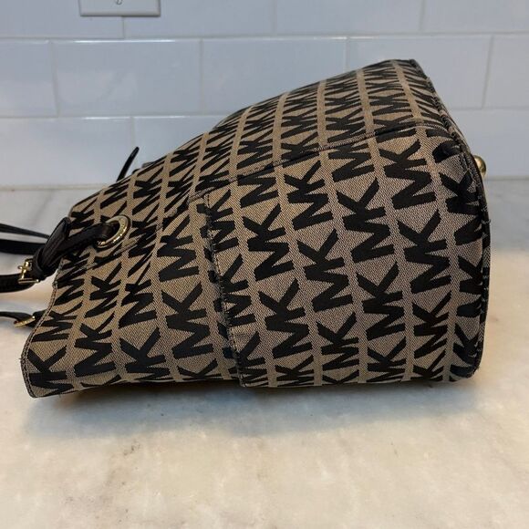 Michael Kors Jet Set Monogram Canvas Leather Tote - Picture 9 of 16